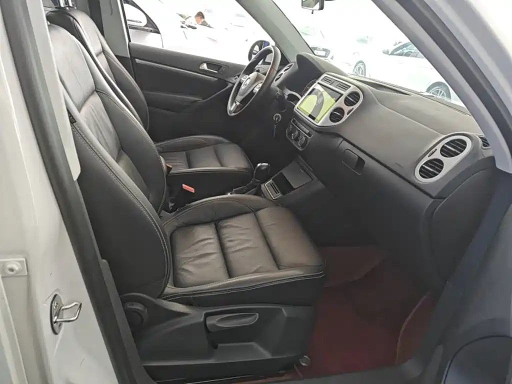 Volkswagen Tiguan — фото 25