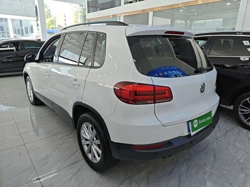 Volkswagen Tiguan — фото 5
