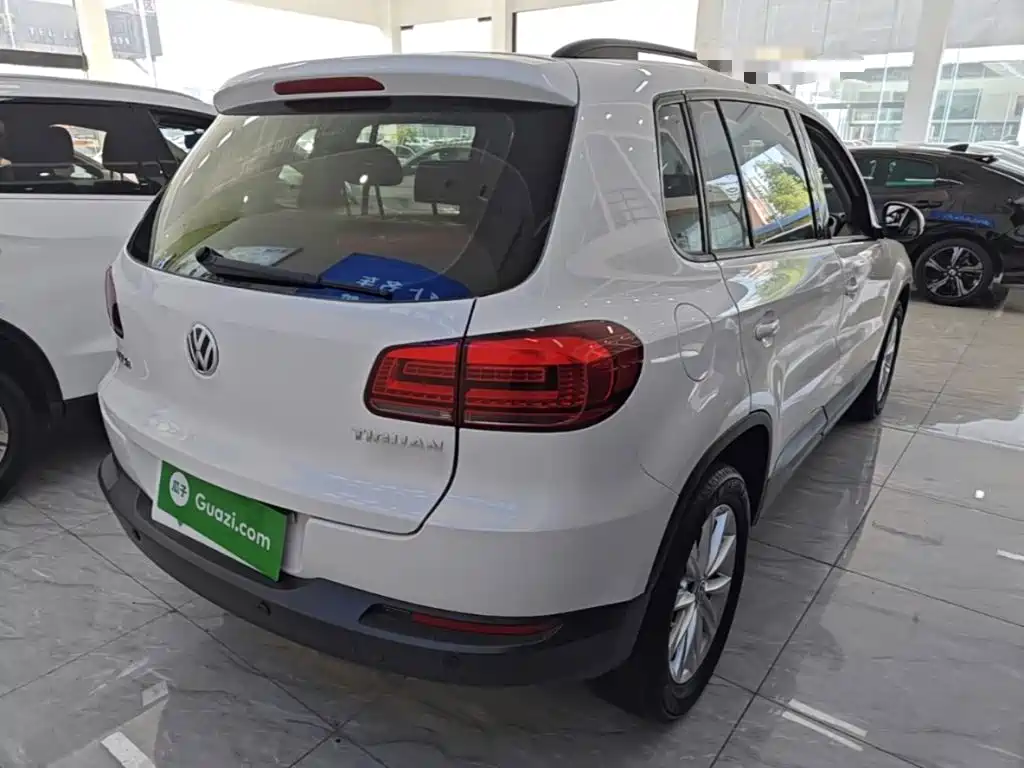 Volkswagen Tiguan — фото 7