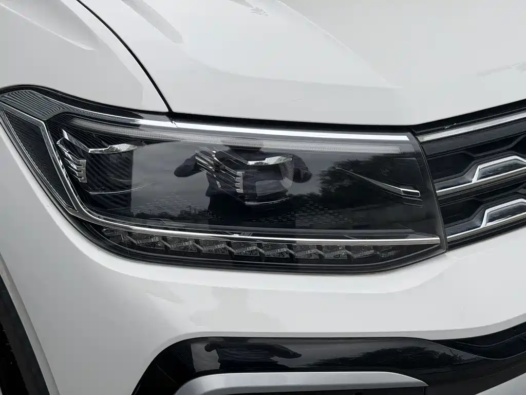 Volkswagen T-Cross — фото 15