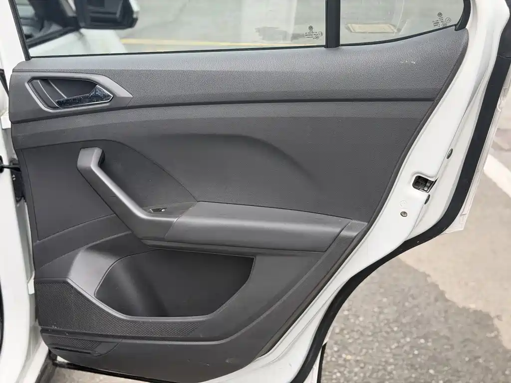 Volkswagen T-Cross — фото 23