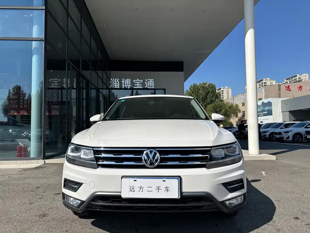 Volkswagen Tiguan L — фото 2