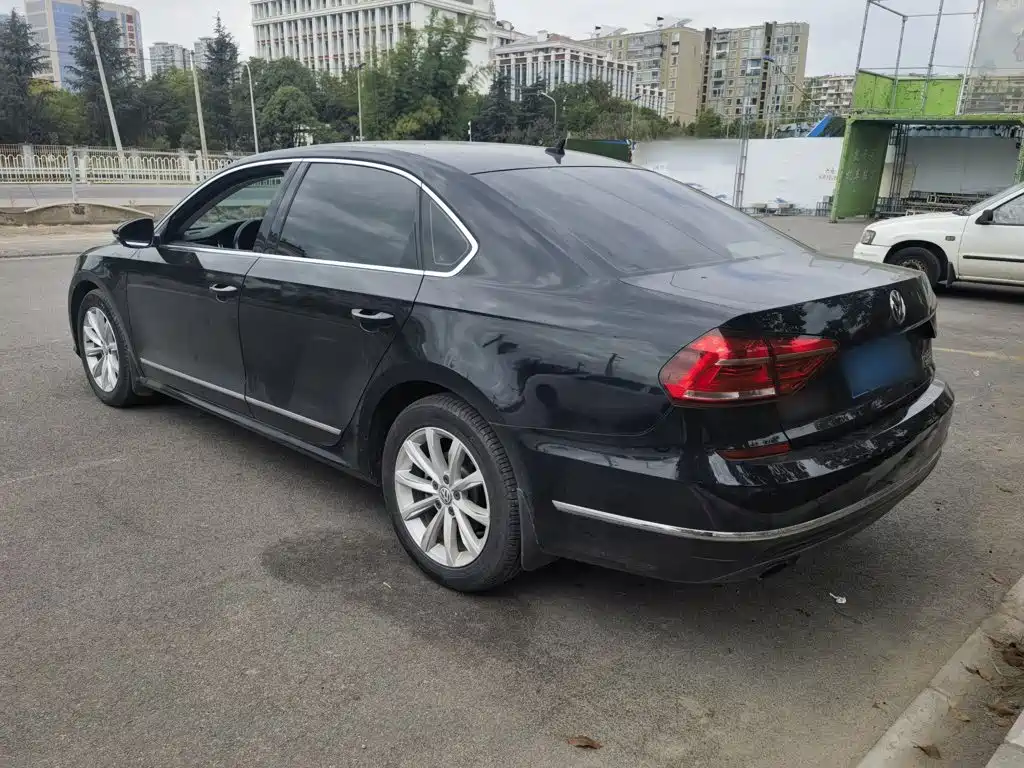 Volkswagen Passat — фото 5