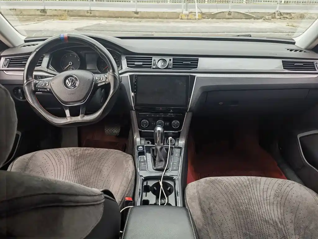 Volkswagen Passat — фото 8