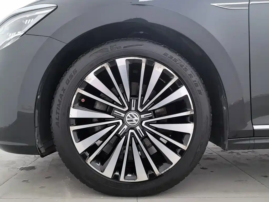Volkswagen Passat — фото 17