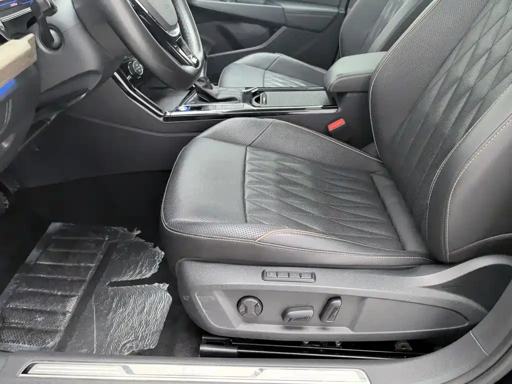 Volkswagen Passat — фото 20