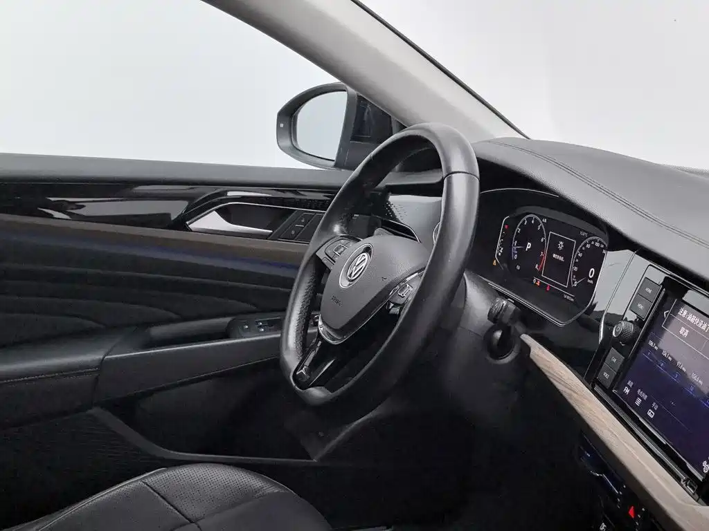 Volkswagen Passat — фото 22
