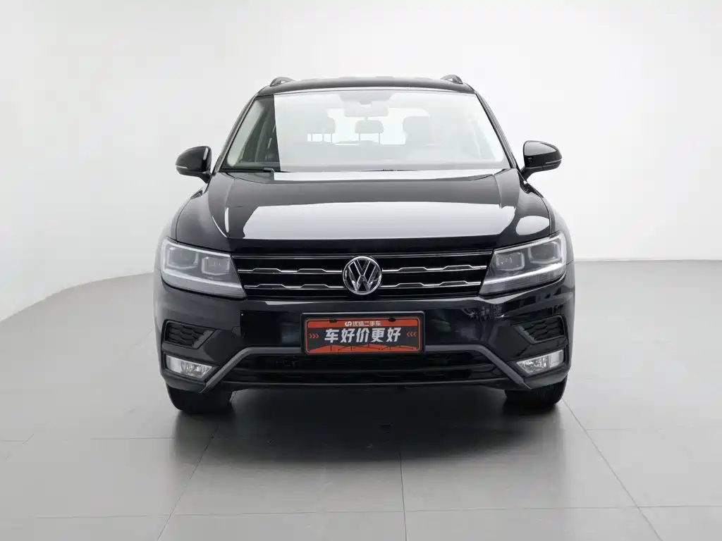 Volkswagen Tiguan L — фото 3