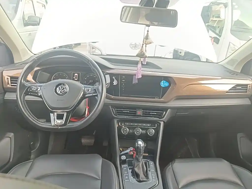 Volkswagen Tharu — фото 10
