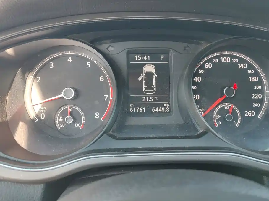 Volkswagen Passat — фото 14