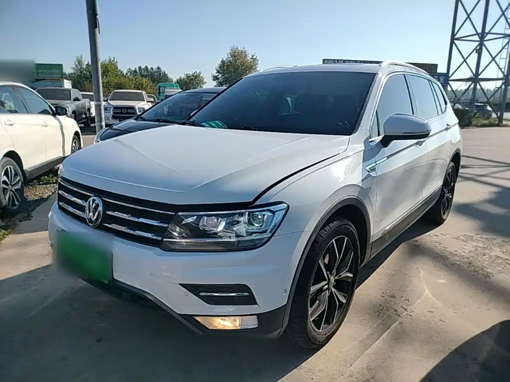 Volkswagen Tiguan L — фото 2