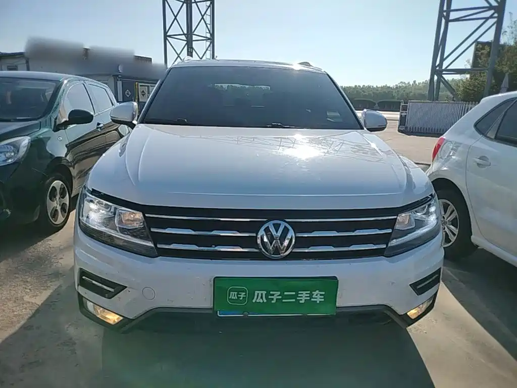 Volkswagen Tiguan L — фото 3