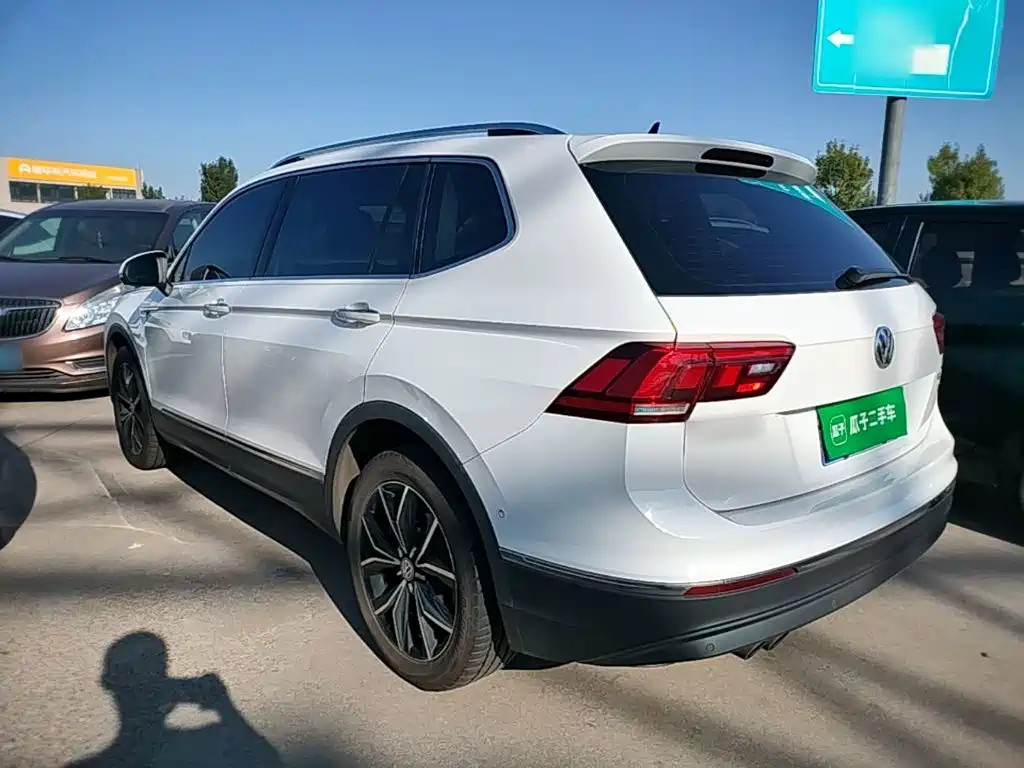 Volkswagen Tiguan L — фото 5