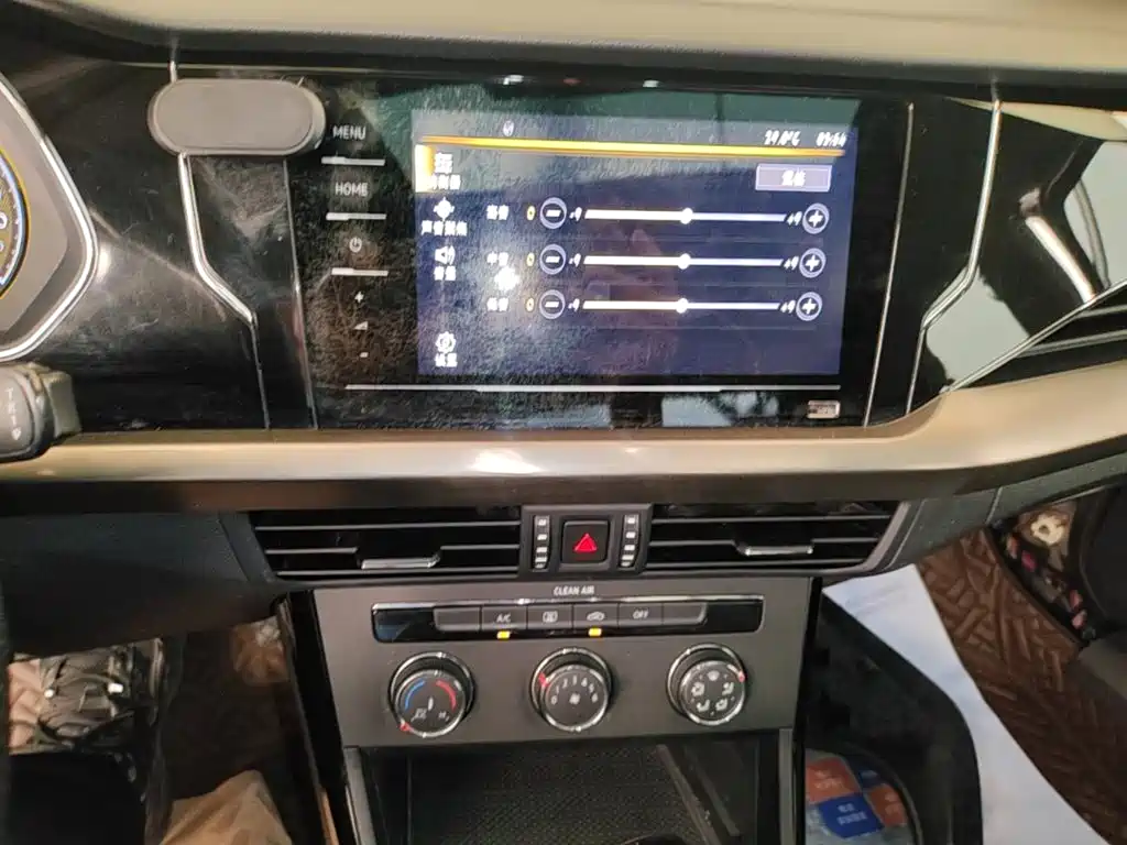 Volkswagen Passat — фото 13