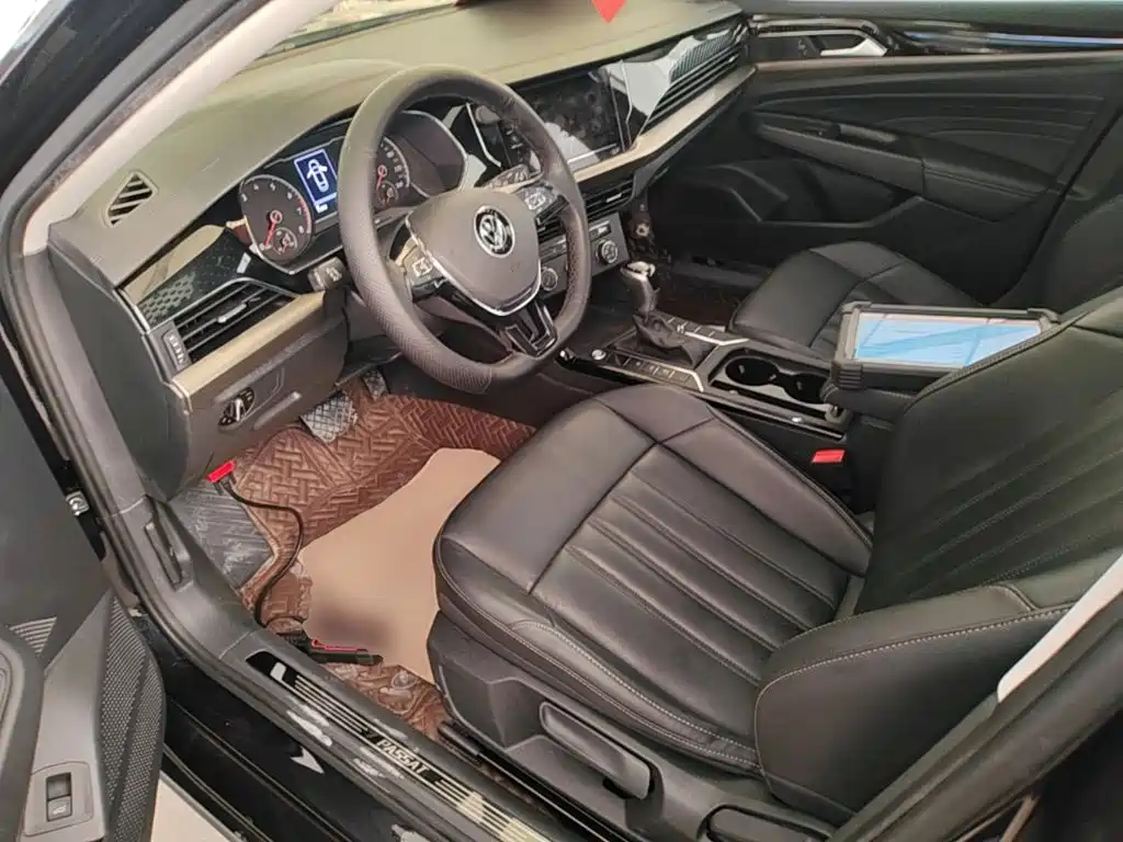 Volkswagen Passat — фото 15
