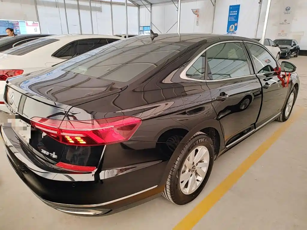 Volkswagen Passat — фото 7