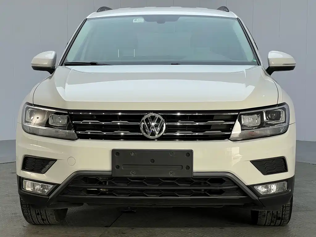 Volkswagen Tiguan L — фото 2