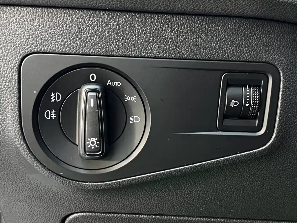 Volkswagen Tiguan L — фото 14