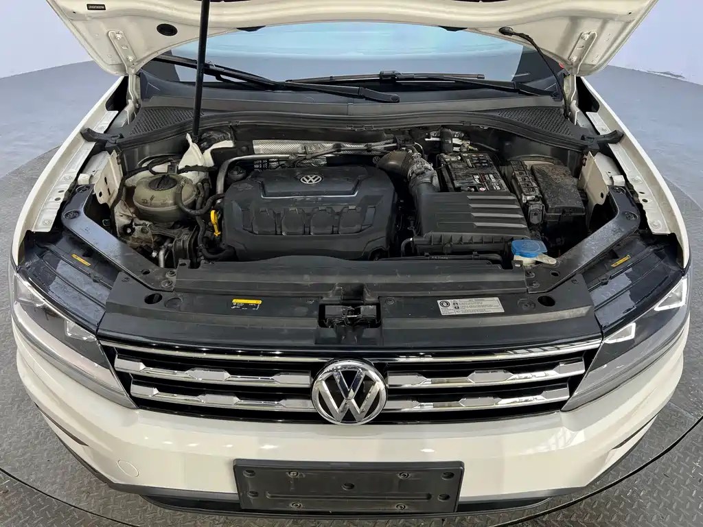 Volkswagen Tiguan L — фото 20