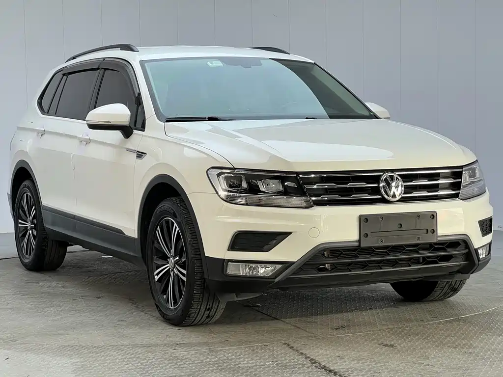 Volkswagen Tiguan L — фото 3