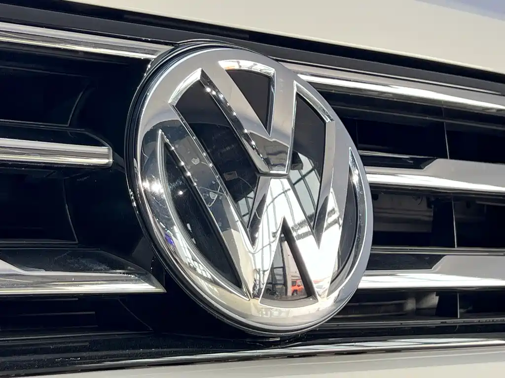 Volkswagen Tiguan L — фото 5