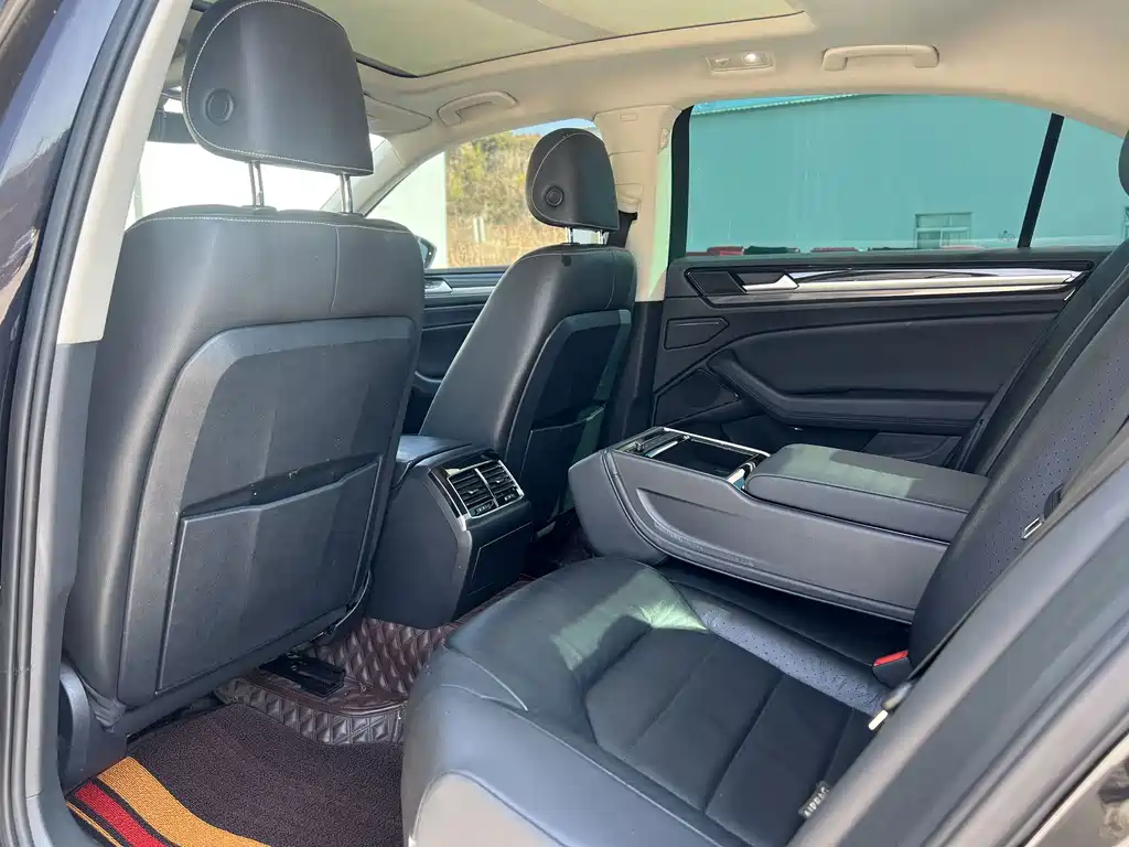 Volkswagen Phideon — фото 5