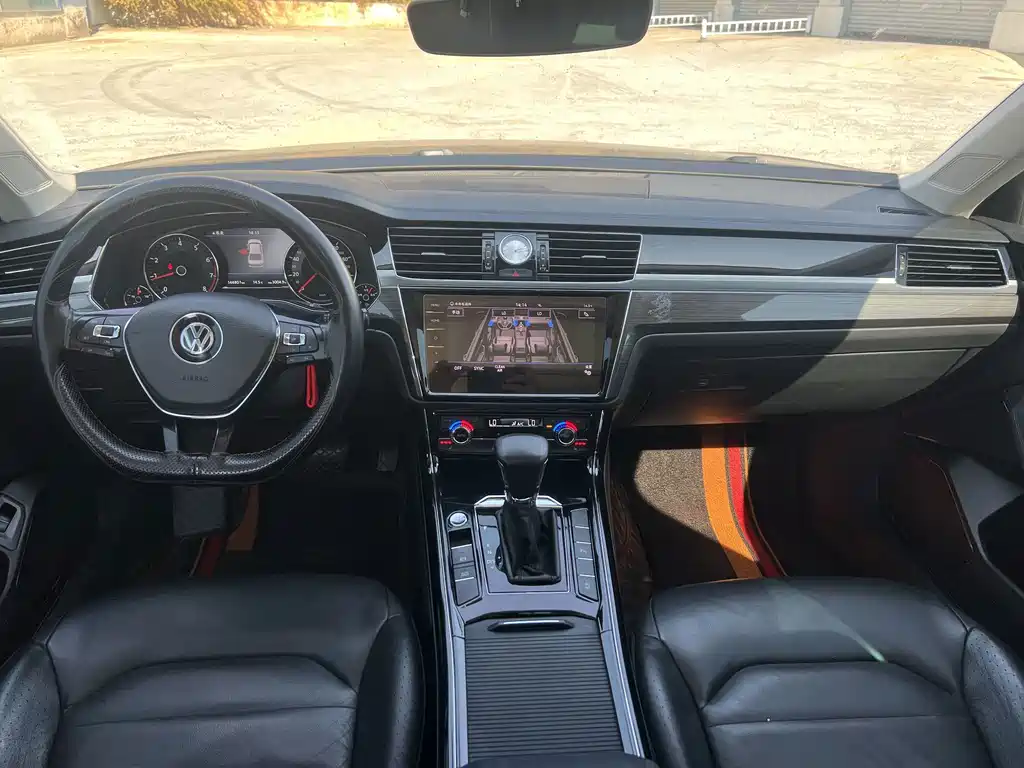 Volkswagen Phideon — фото 6