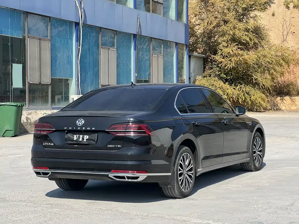 Volkswagen Phideon — фото 7