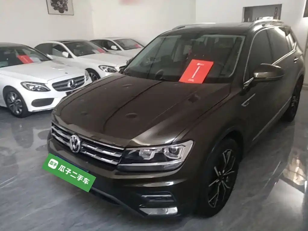 Volkswagen Tiguan L — фото 2