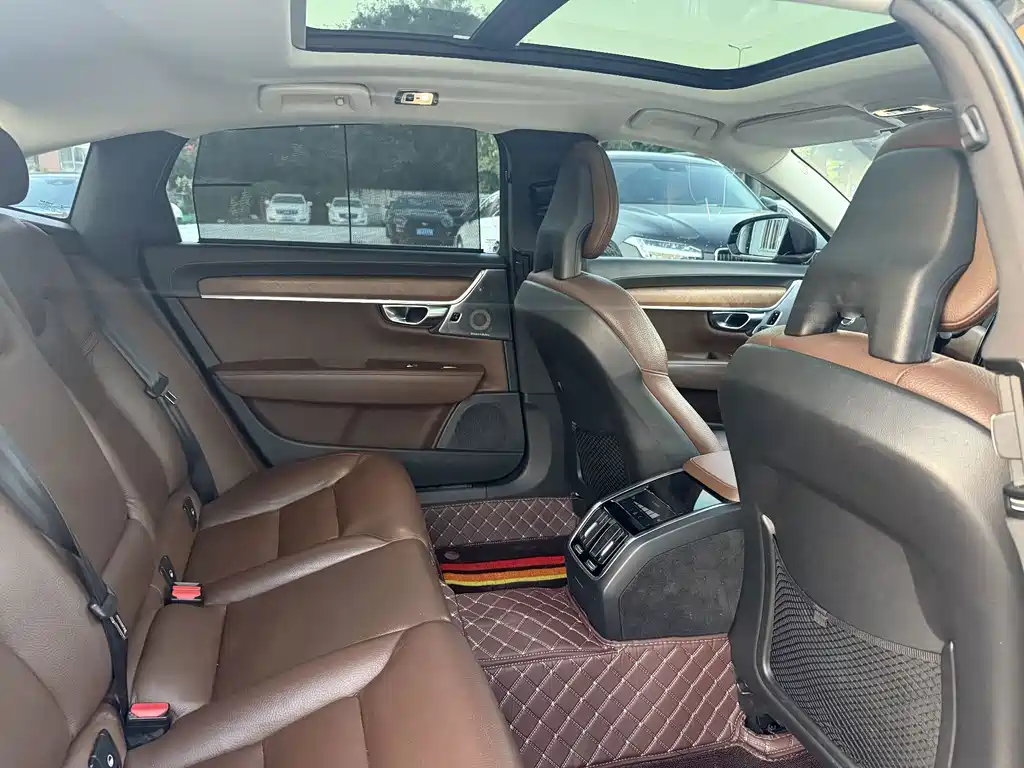 Volvo S90 — фото 10