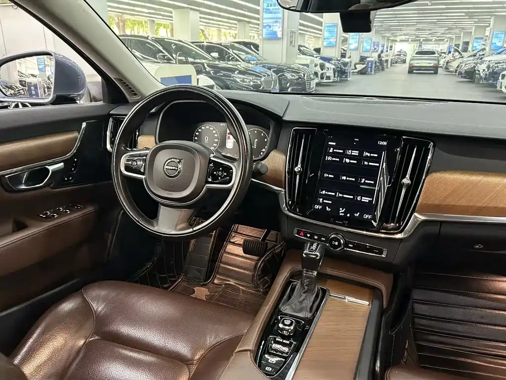 Volvo S90 — фото 7