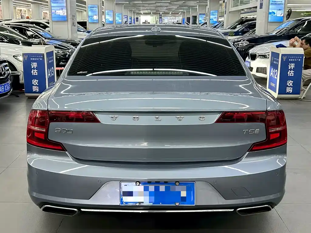 Volvo S90 — фото 9
