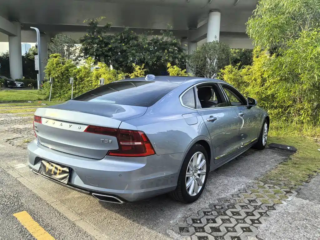 Volvo S90 — фото 11