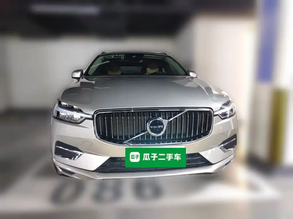 Volvo XC60 — фото 23