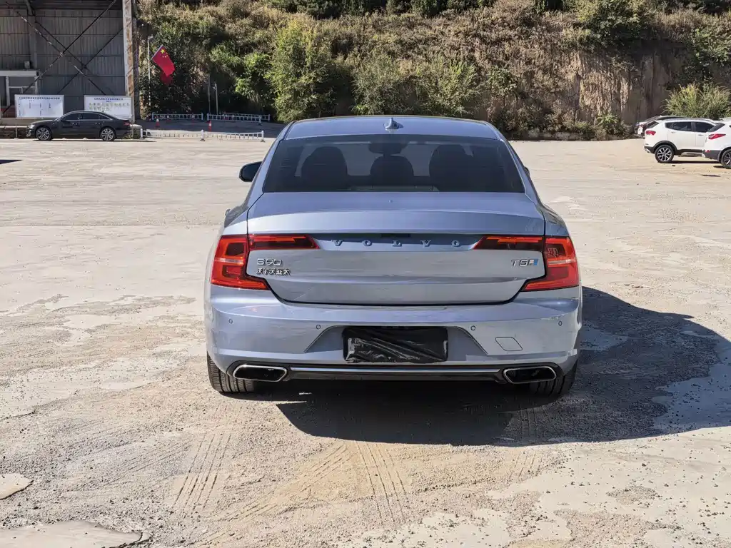 Volvo S90 — фото 10