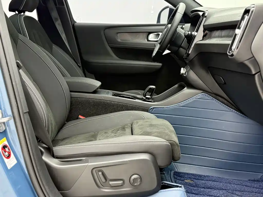 Volvo C40 — фото 18