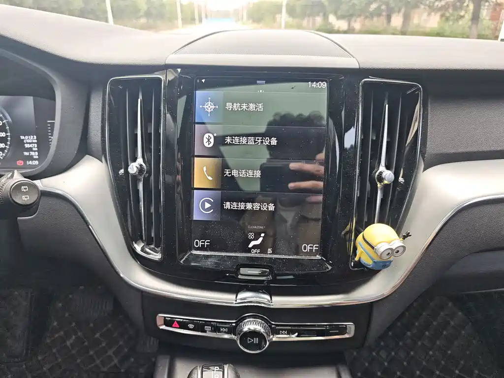 Volvo XC60 — фото 14