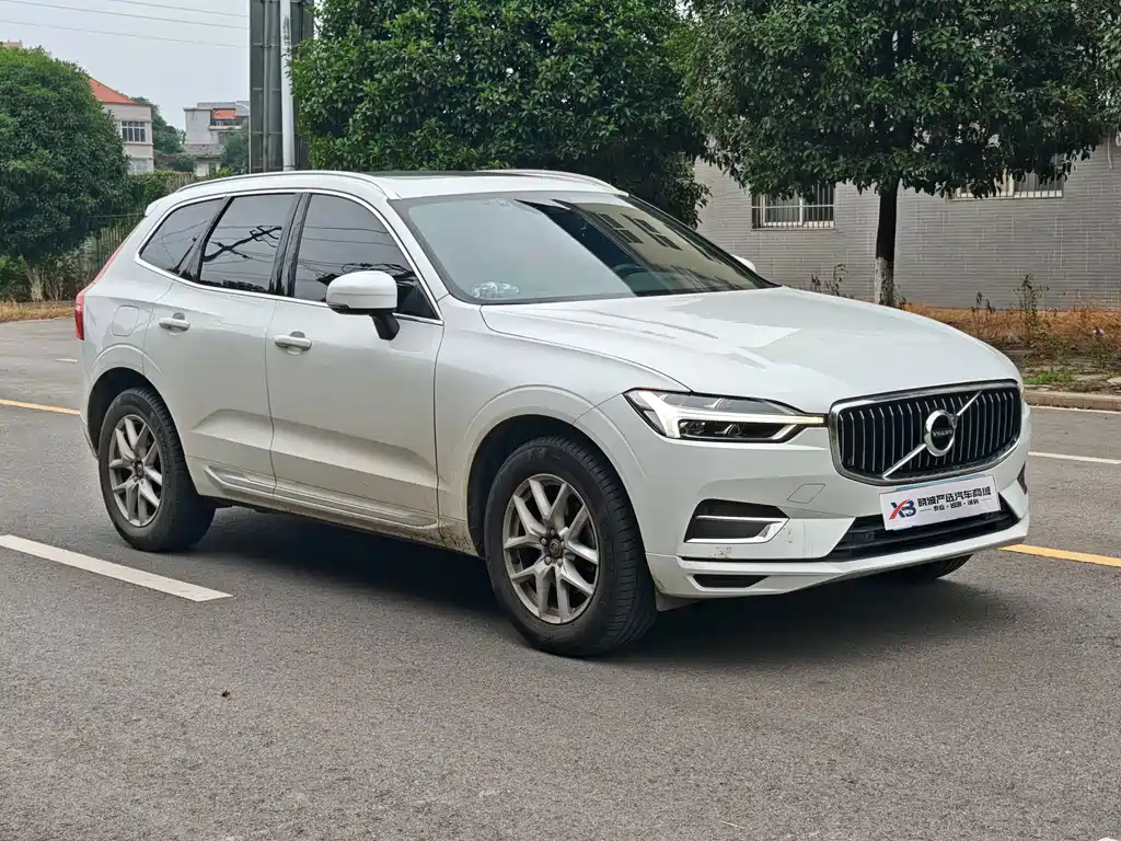 Volvo XC60 — фото 3