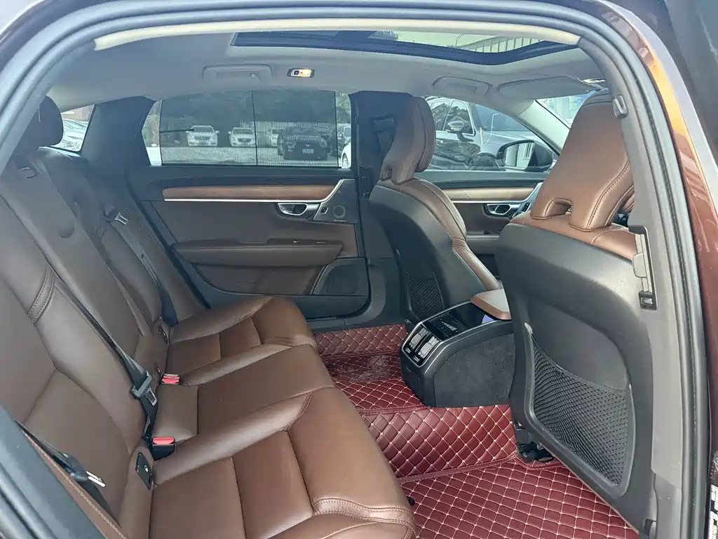 Volvo S90 — фото 11