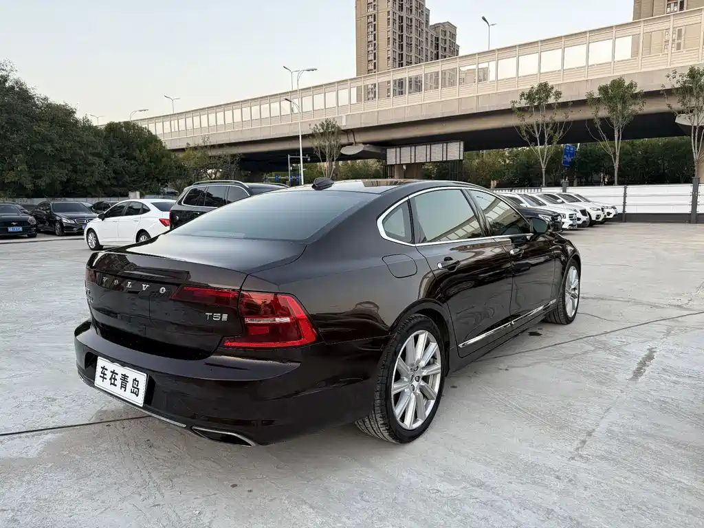 Volvo S90 — фото 15