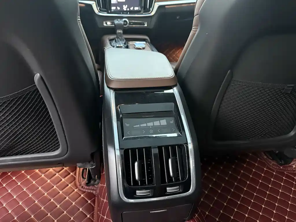 Volvo S90 — фото 10