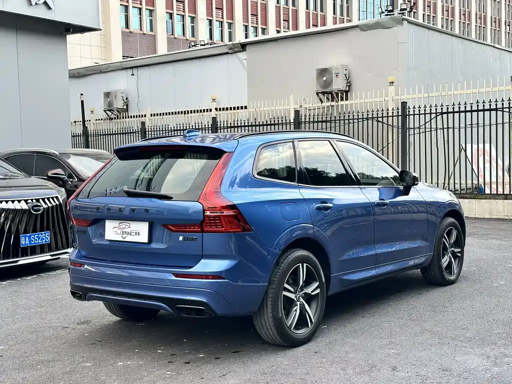 Volvo XC60 — фото 4