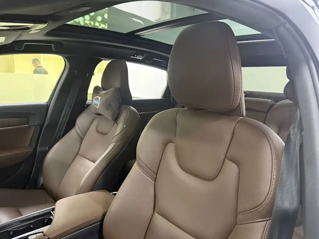Volvo S90 — фото 13