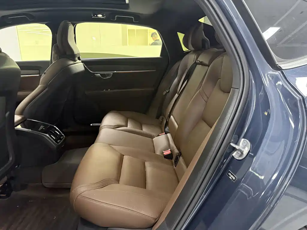 Volvo S90 — фото 15