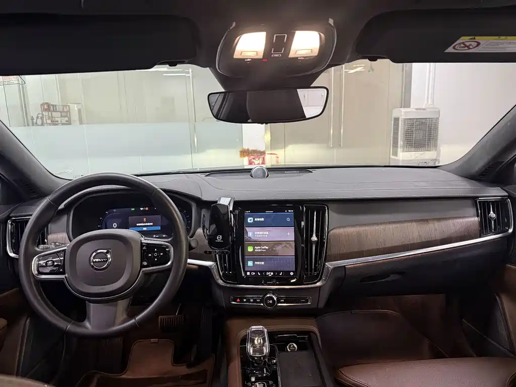 Volvo S90 — фото 17