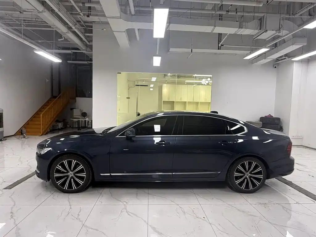 Volvo S90 — фото 3