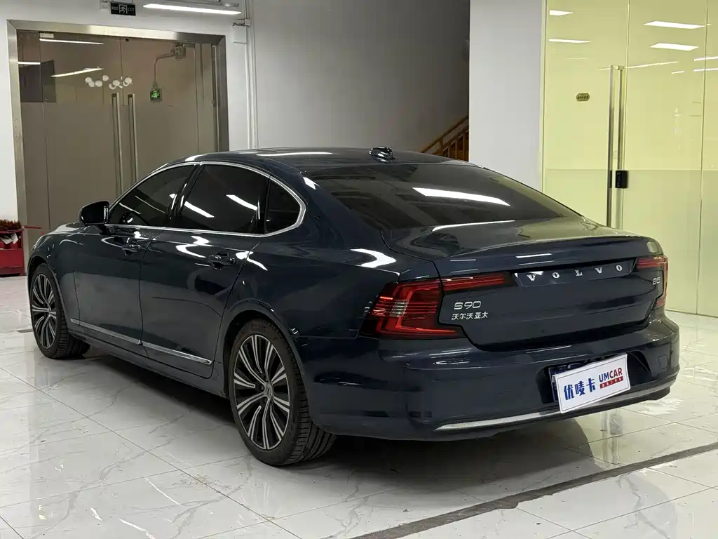 Volvo S90 — фото 4