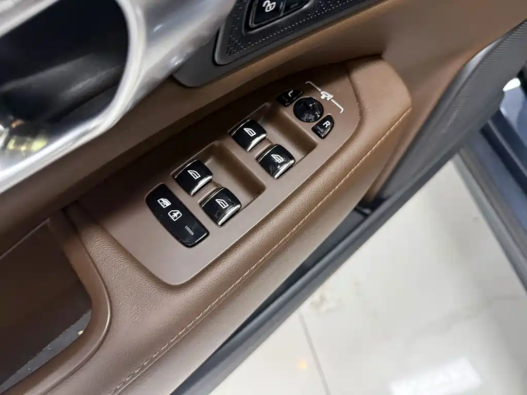 Volvo S90 — фото 9