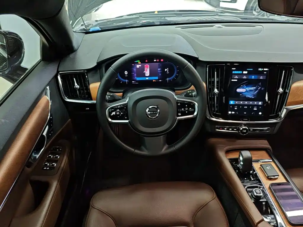 Volvo S90 — фото 11