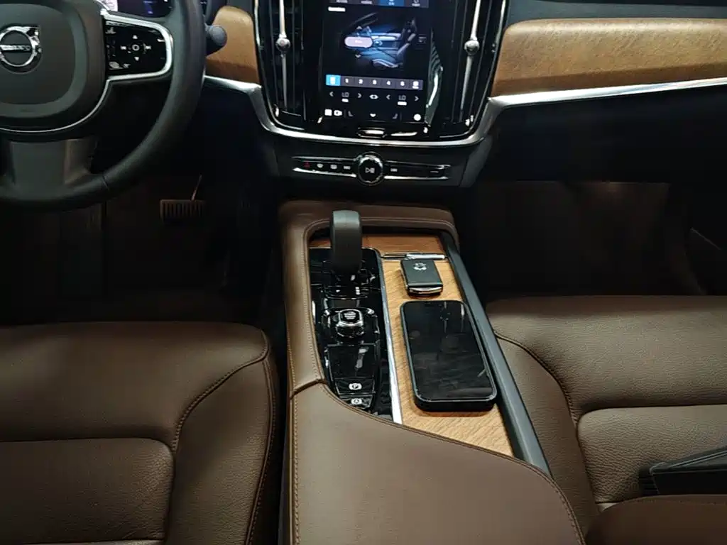 Volvo S90 — фото 14